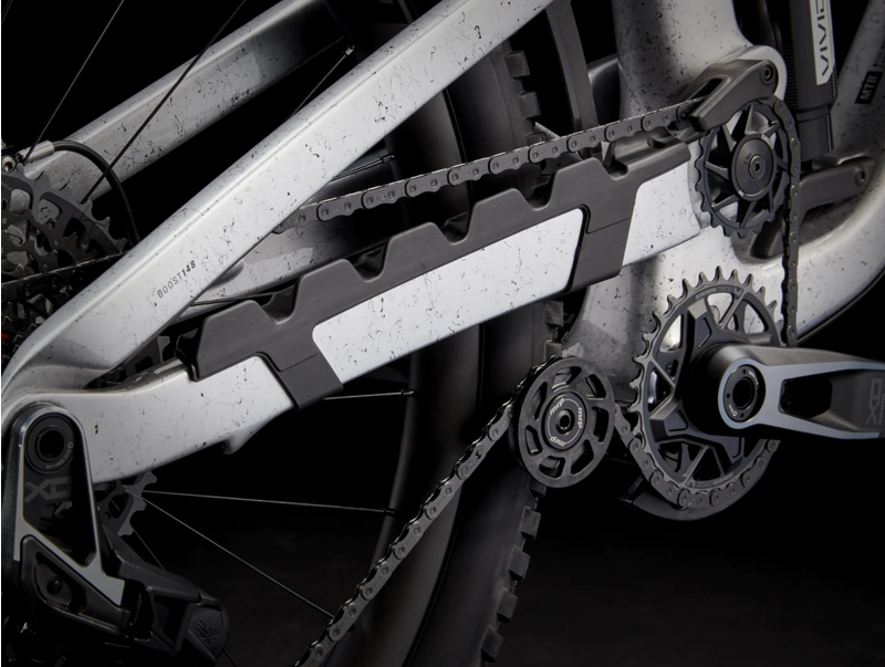 Trek Slash 9.9 XO AXS Gen 6 Full Suspension Mountain Bike 2024 in Argent Drizzle-7